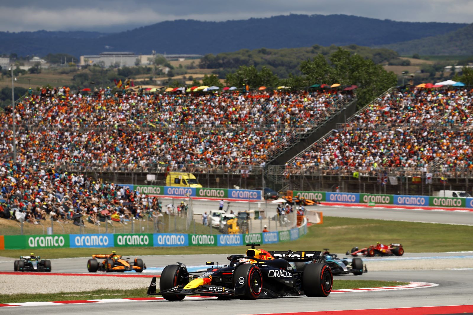 Max Verstappen dans le peloton du GP d'Espagne 2024